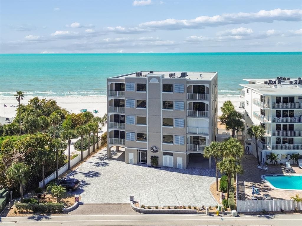 19600 GULF BOULEVARD UNIT 402