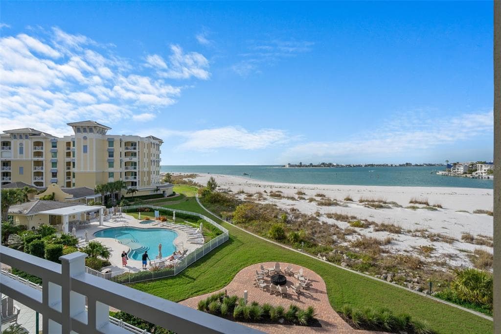 650 COLLANY ROAD UNIT 405