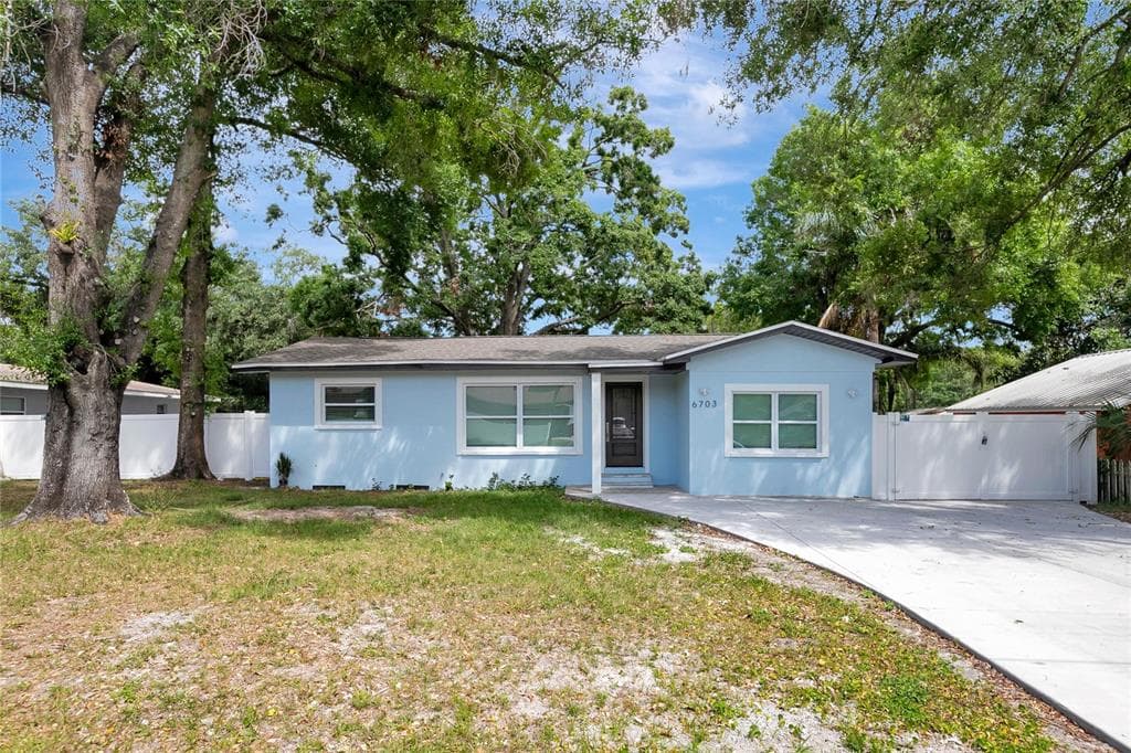 6703 N BOULEVARD TAMPA, FL 33604