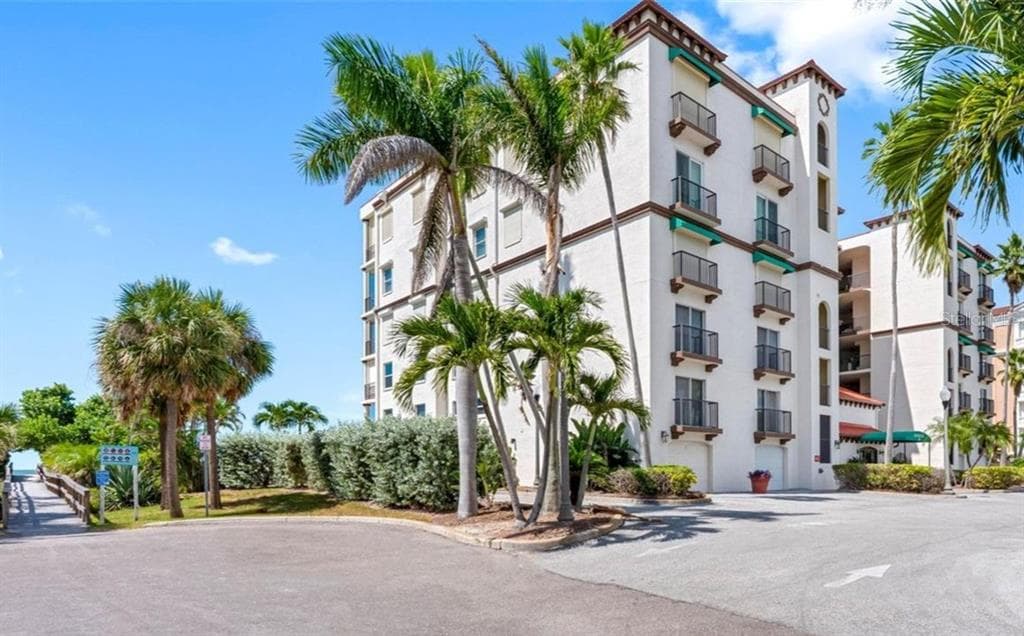 200 121ST AVENUE UNIT 304 TREASURE ISLAND, FL 33706