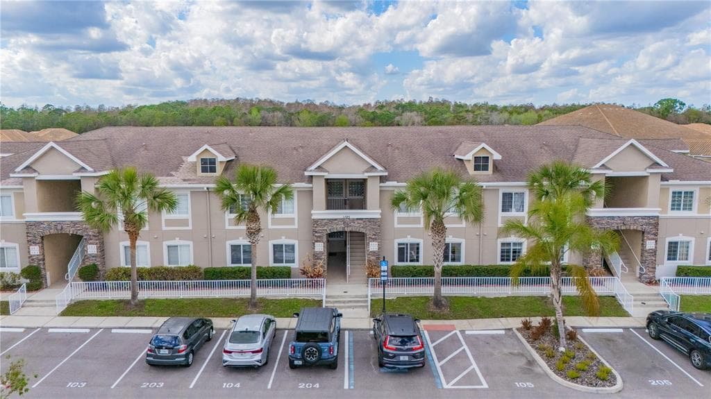1195 GODAVARI WAY UNIT 104 WESLEY CHAPEL, FL 33543