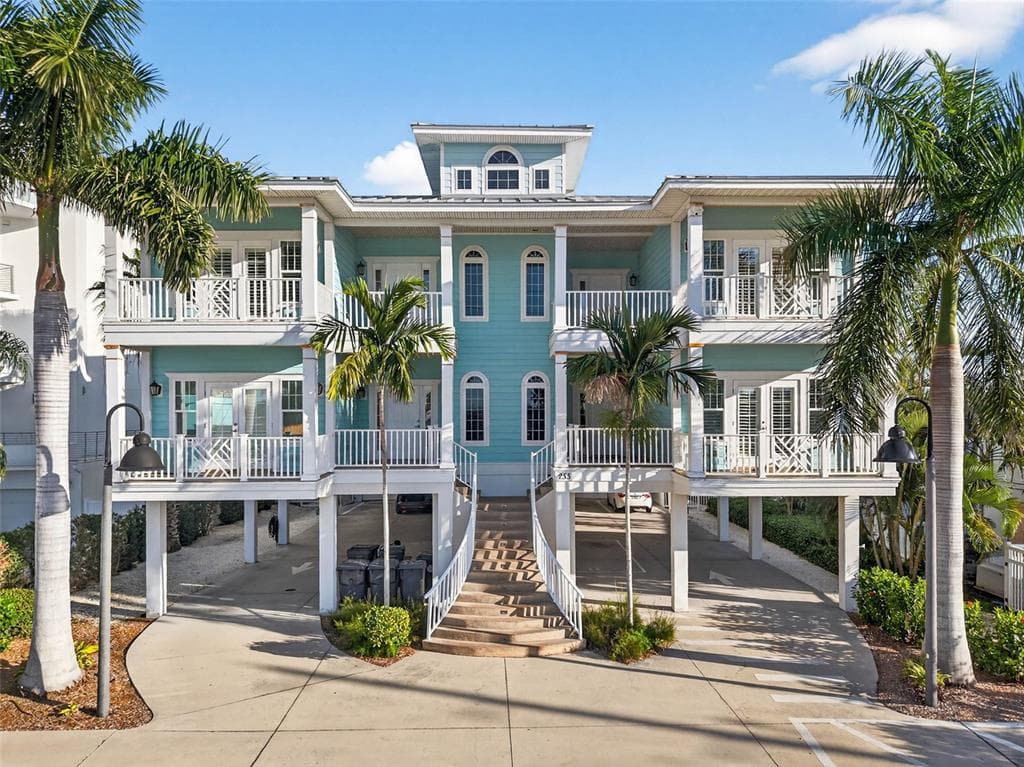 255 104TH AVENUE TREASURE ISLAND, FL 33706