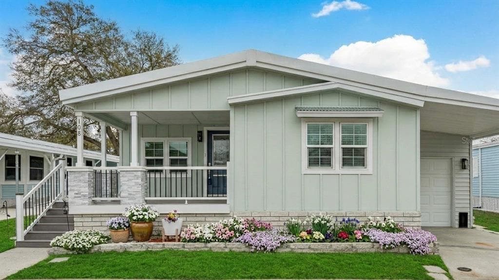 108 DOLPHIN DRIVE E OLDSMAR, FL 34677