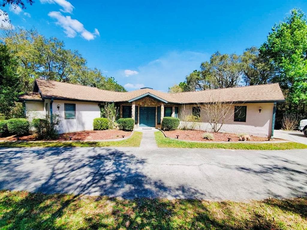 585 E FORESTHILL PLACE HERNANDO, FL 34442