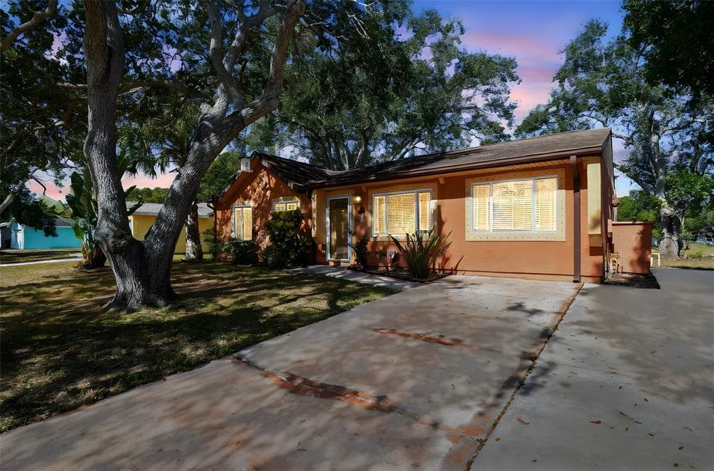 648 TIMBER BAY CIRCLE E