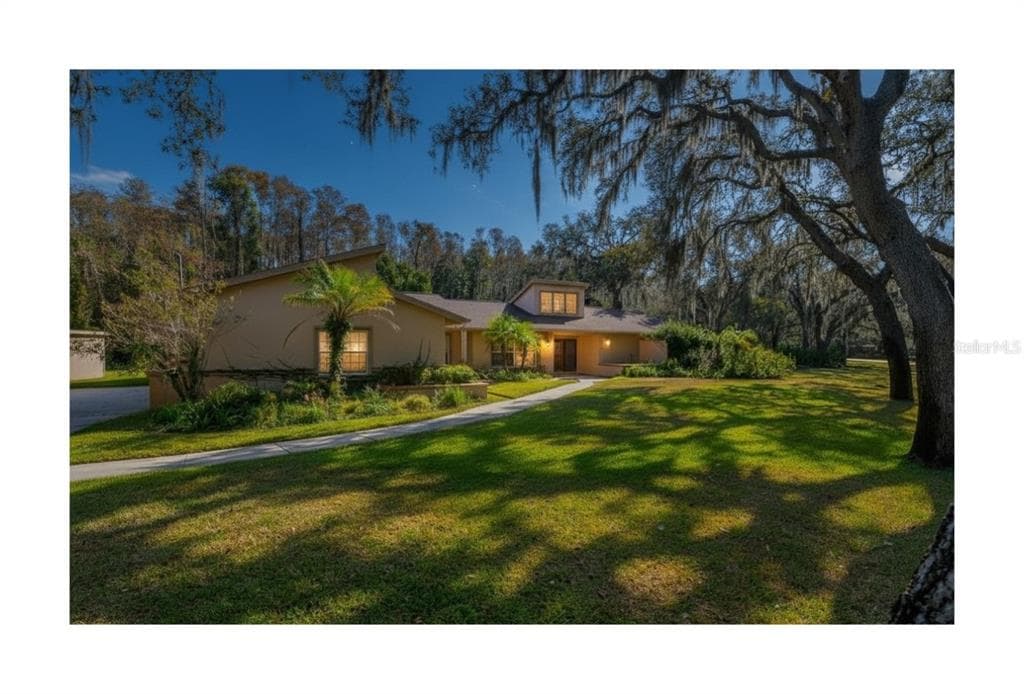 10206 LAKEVIEW DRIVE NEW PORT RICHEY, FL 34654