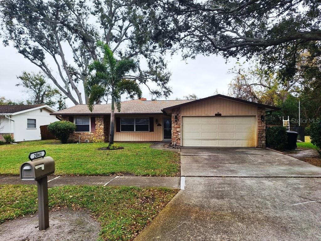 2061 BUTTERNUT CIRCLE W CLEARWATER, FL 33763