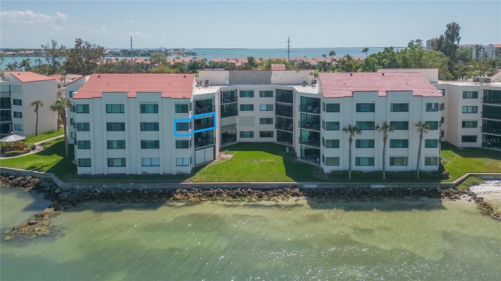 5541 PUERTA DEL SOL BOULEVARD S UNIT 318 ST PETERSBURG, FL 33715