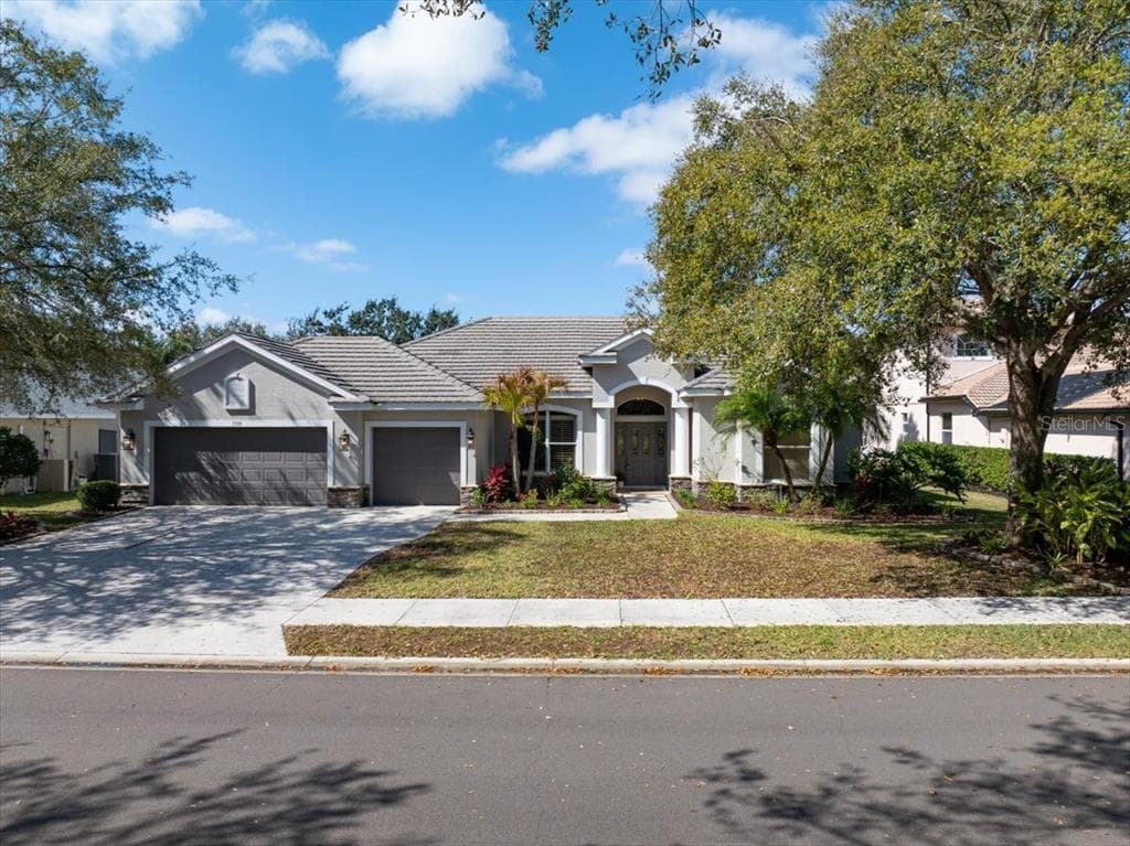 1310 BRAMBLING COURT