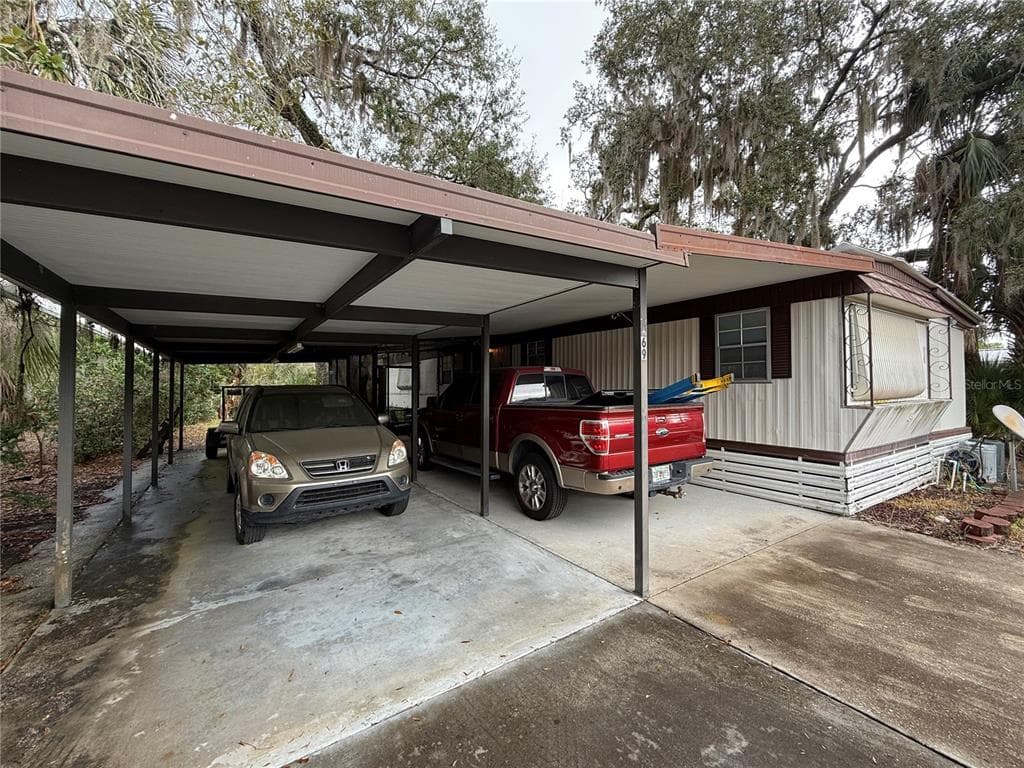 69 ROSALIE OAKS BOULEVARD LAKE WALES, FL 33898