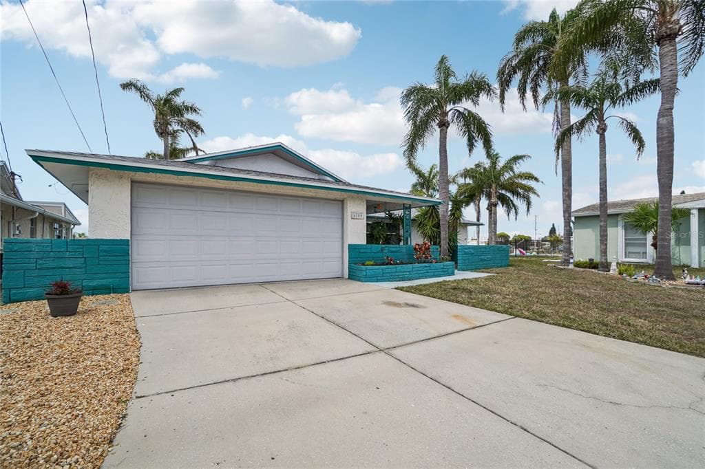 6509 NAUTICAL ISLE HUDSON, FL 34667