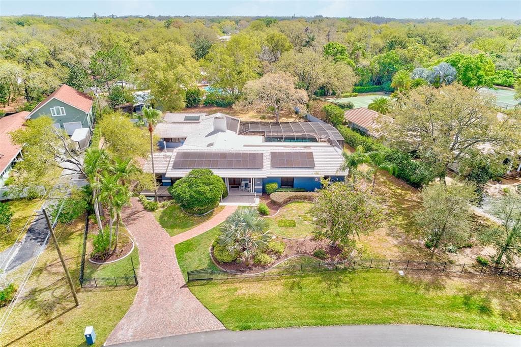 1725 LONG BOW LANE CLEARWATER, FL 33764