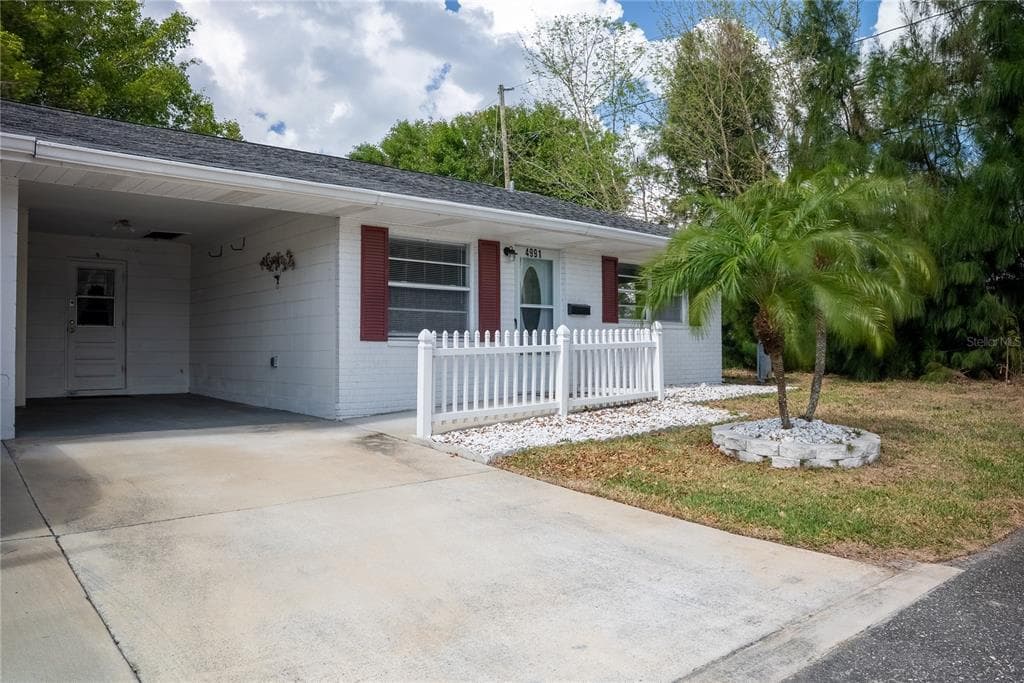 4991 SPRINGWOOD COURT UNIT 282 PINELLAS PARK, FL 33782