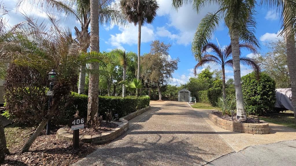 406 LONGHORN DRIVE RIVER RANCH, FL 33867