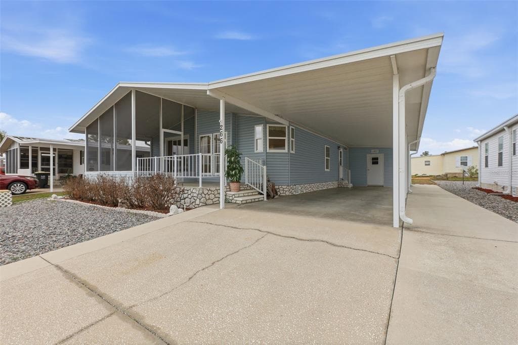 266 DOUGLAS PARK AVENUE DAVENPORT, FL 33897