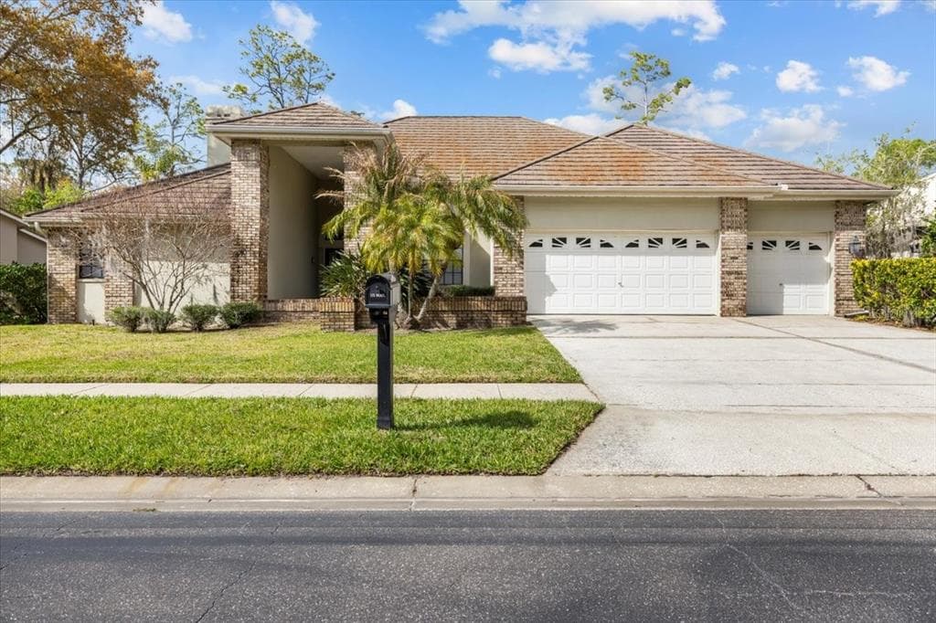 35 GREENHAVEN TRAIL OLDSMAR, FL 34677