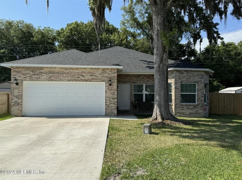 6107 W 1ST MNR