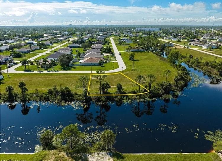 2117 NE 43RD LANE CAPE CORAL, FL 33909