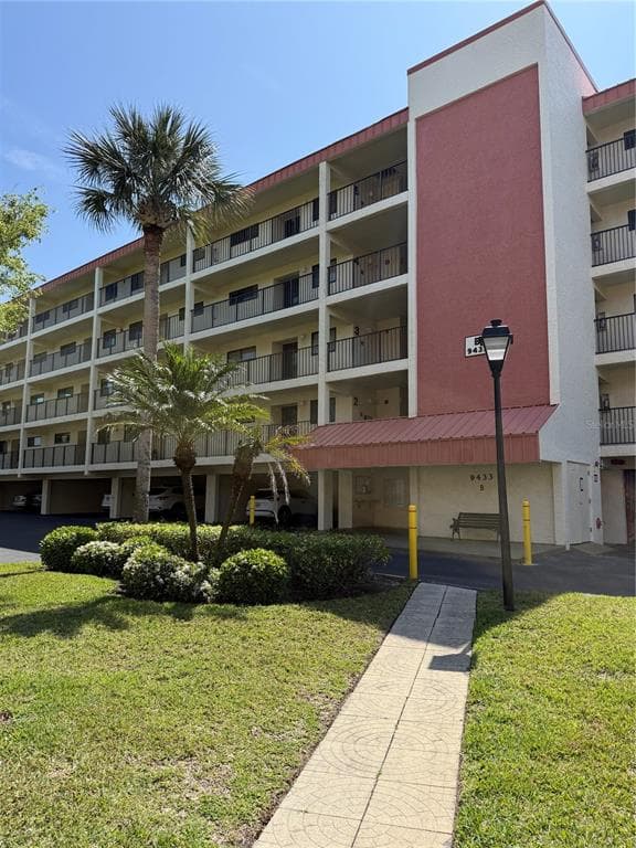 9433 HARBOR GREENS WAY UNIT 504 SEMINOLE, FL 33776