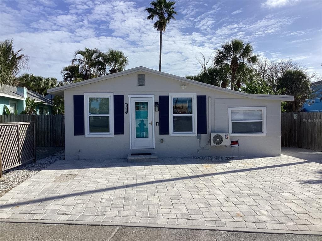 13121 4TH STREET E UNIT 1 MADEIRA BEACH, FL 33708