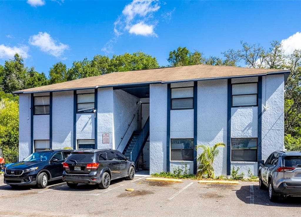 1810 E 143RD AVENUE UNIT 3 TAMPA, FL 33613