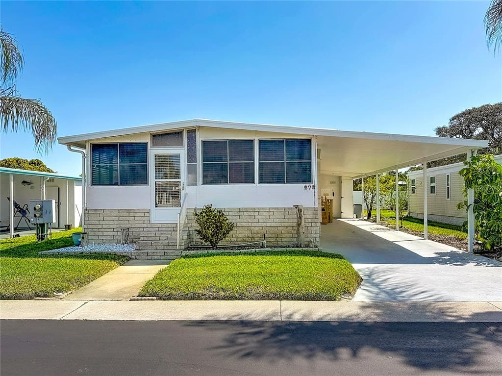 272 NORTHGATE DRIVE TARPON SPRINGS, FL 34689