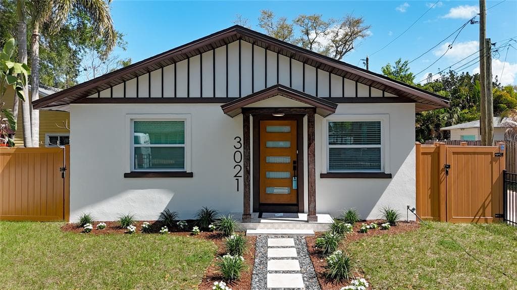 3021 GRANVILLE COURT N ST PETERSBURG, FL 33704