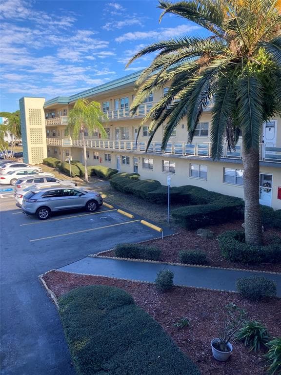5750 80TH STREET N UNIT C202 ST PETERSBURG, FL 33709