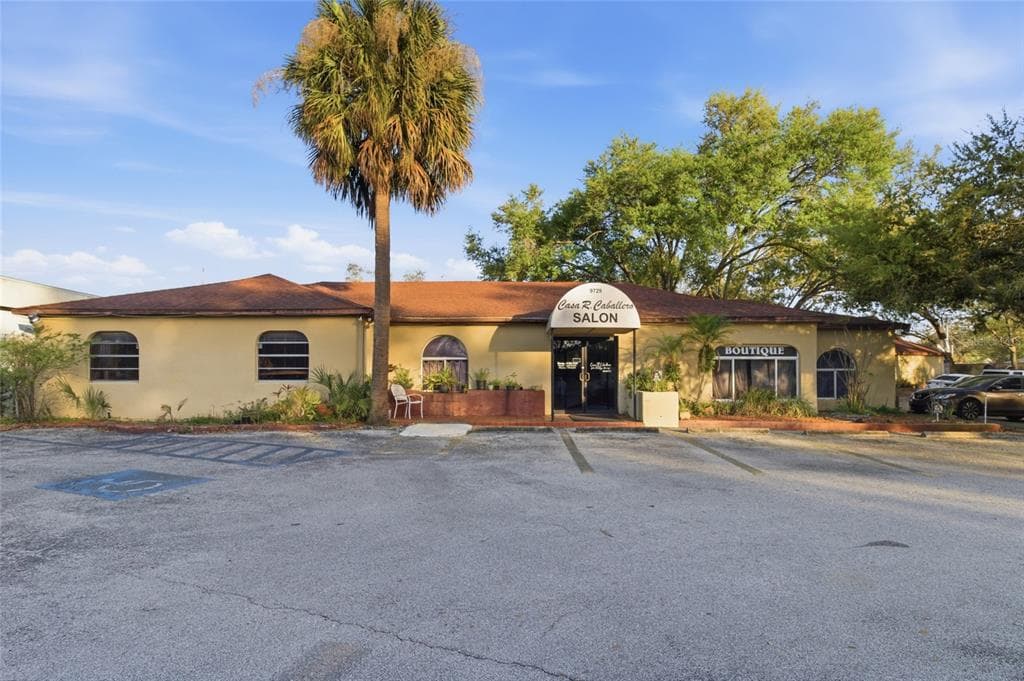 9729 N ARMENIA AVENUE TAMPA, FL 33612
