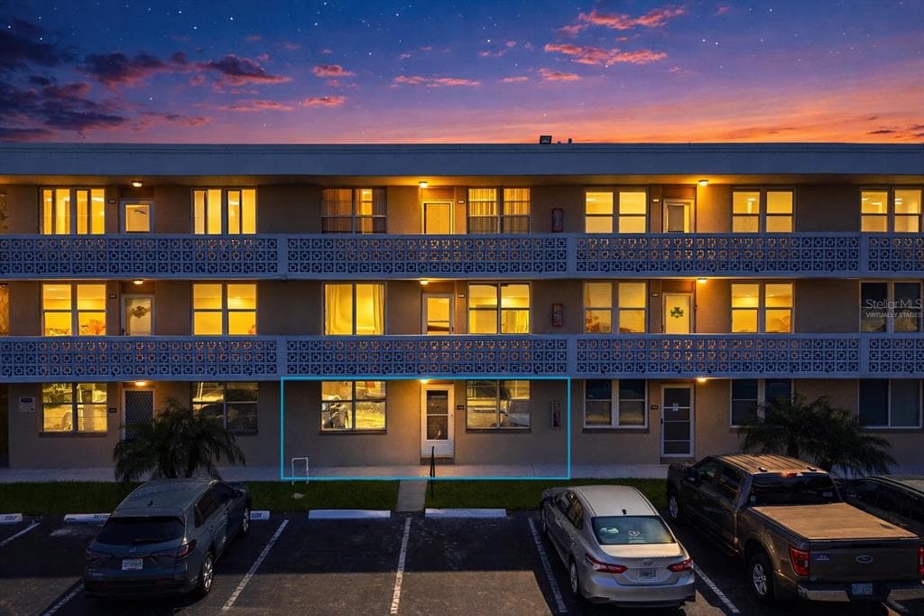 5095 BAY STREET NE UNIT 110 ST PETERSBURG, FL 33703