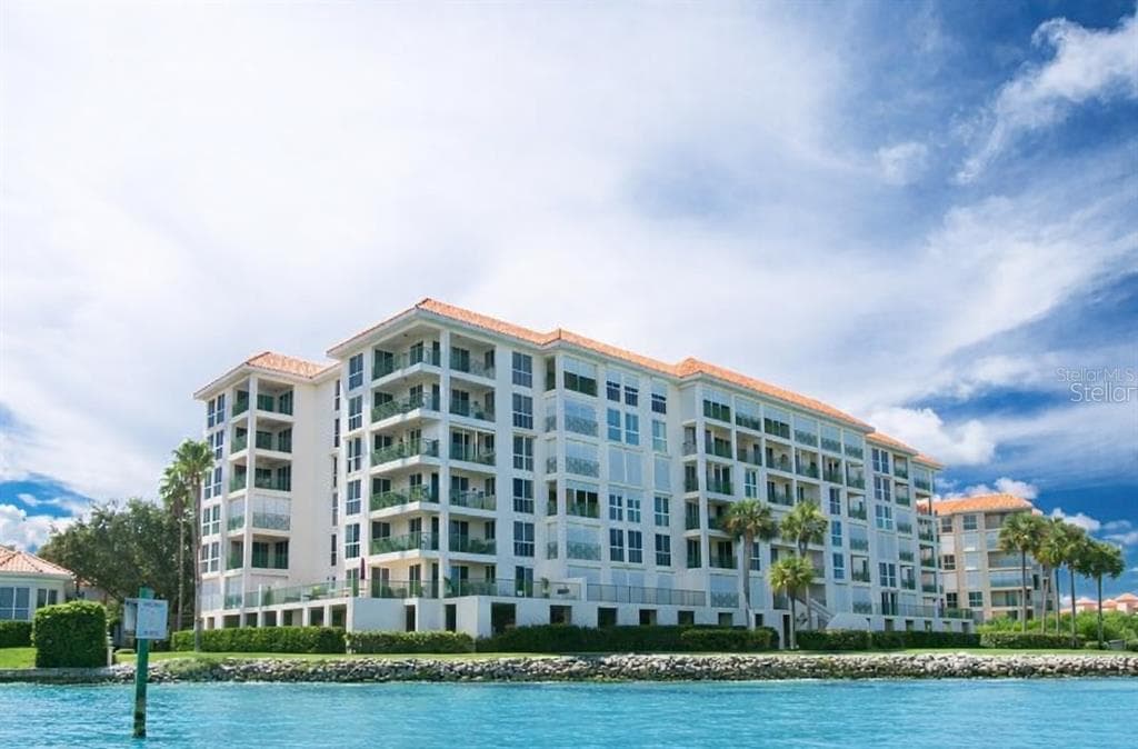4717 DOLPHIN CAY LANE S UNIT 202 ST PETERSBURG, FL 33711