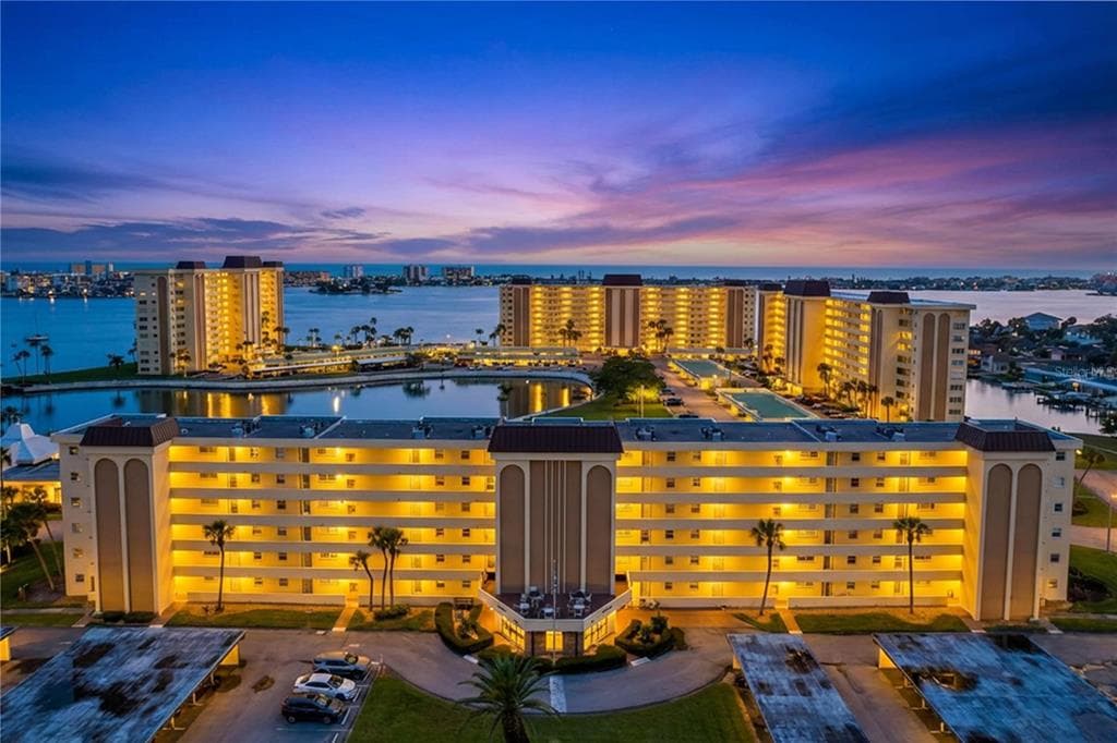 4650 COVE CIRCLE UNIT 209