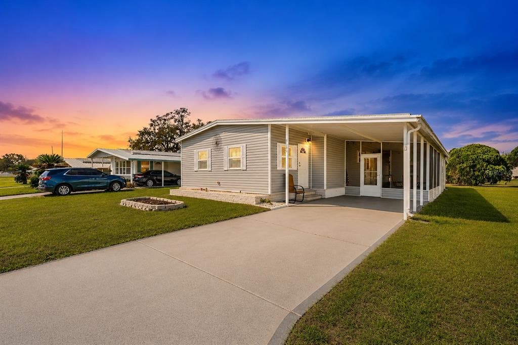5541 BENTON STREET ZEPHYRHILLS, FL 33542