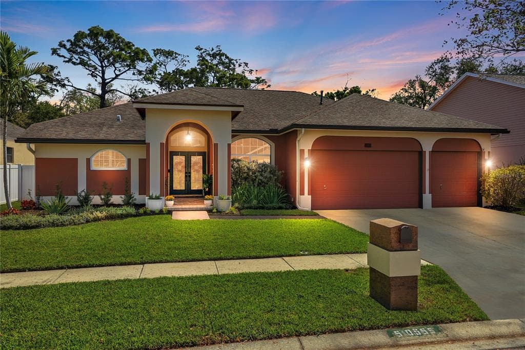 10555 SHADY OAK LANE