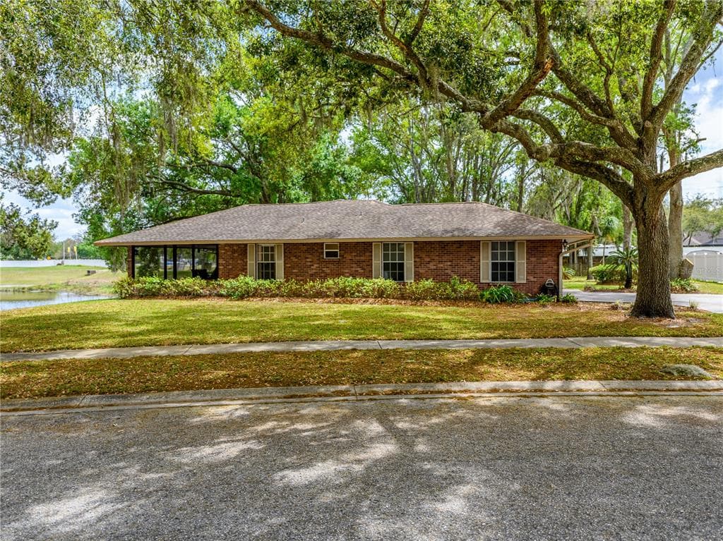 24180 LANDING DRIVE LUTZ, FL 33559