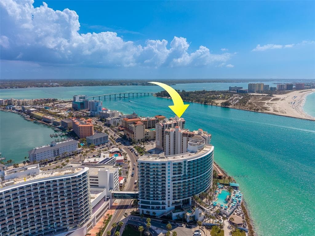 450 S GULFVIEW BOULEVARD UNIT 208 CLEARWATER BEACH, FL 33767