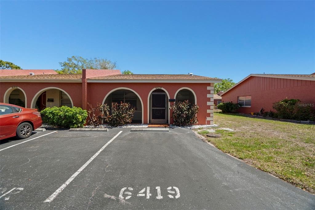 6419 BONNIE BAY CIRCLE N