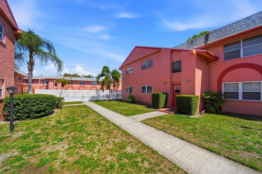 262 SW MONROE CIRCLE N UNIT 4201 ST PETERSBURG, FL 33703