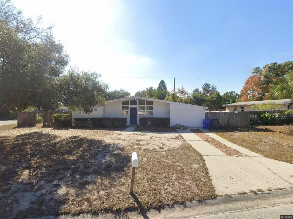1102 BRIARWOOD AVENUE