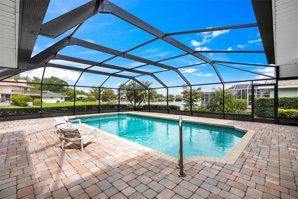 511 RIVIERA BAY DRIVE NE