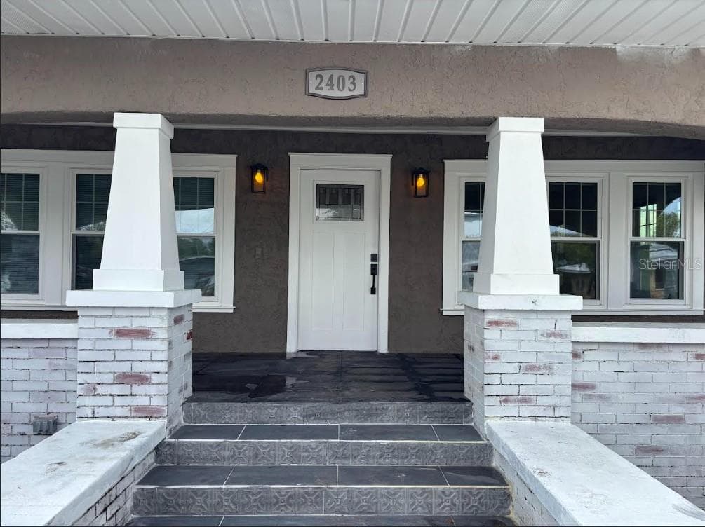 2403 BURNS STREET LAKELAND, FL 33801