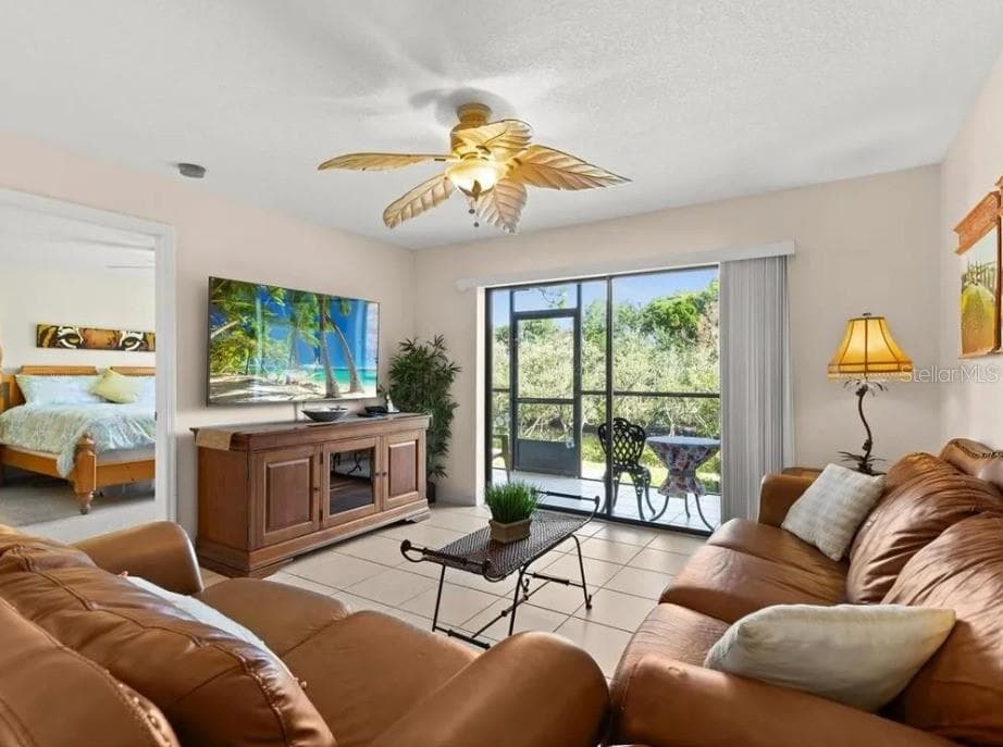 1669 SEASCAPE CIRCLE UNIT 1669