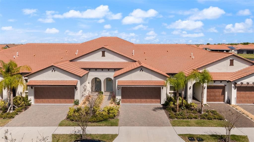 17551 HOLLY WELL AVENUE WIMAUMA, FL 33598