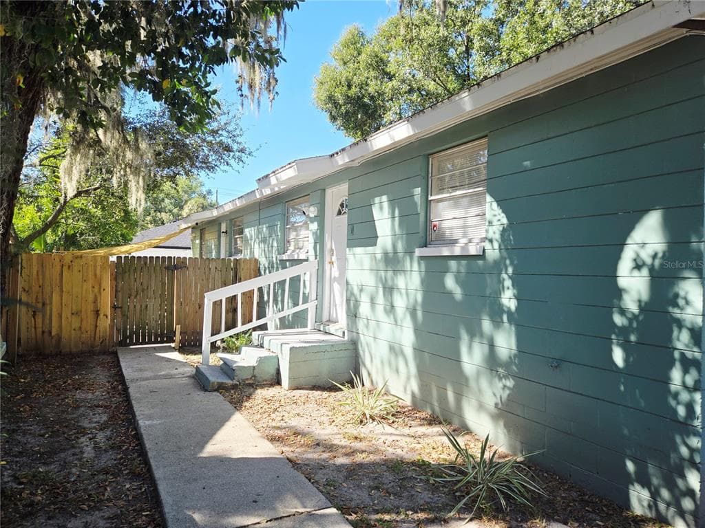 8204 N 13TH STREET TAMPA, FL 33604
