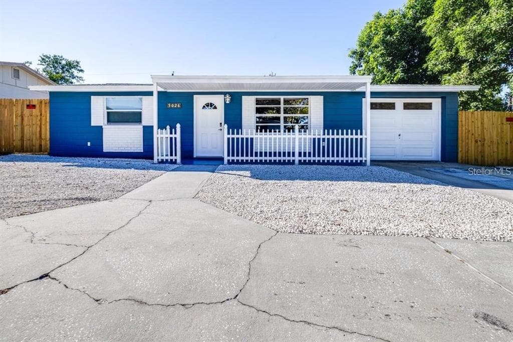 5026 MOOG ROAD HOLIDAY, FL 34690