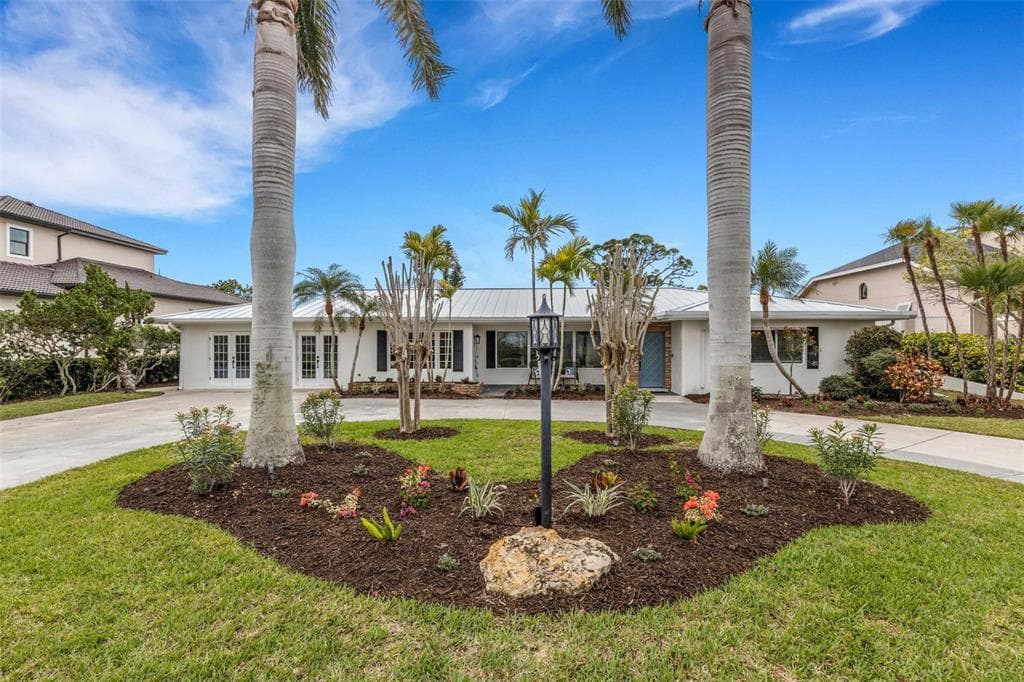 441 BAYSHORE DRIVE