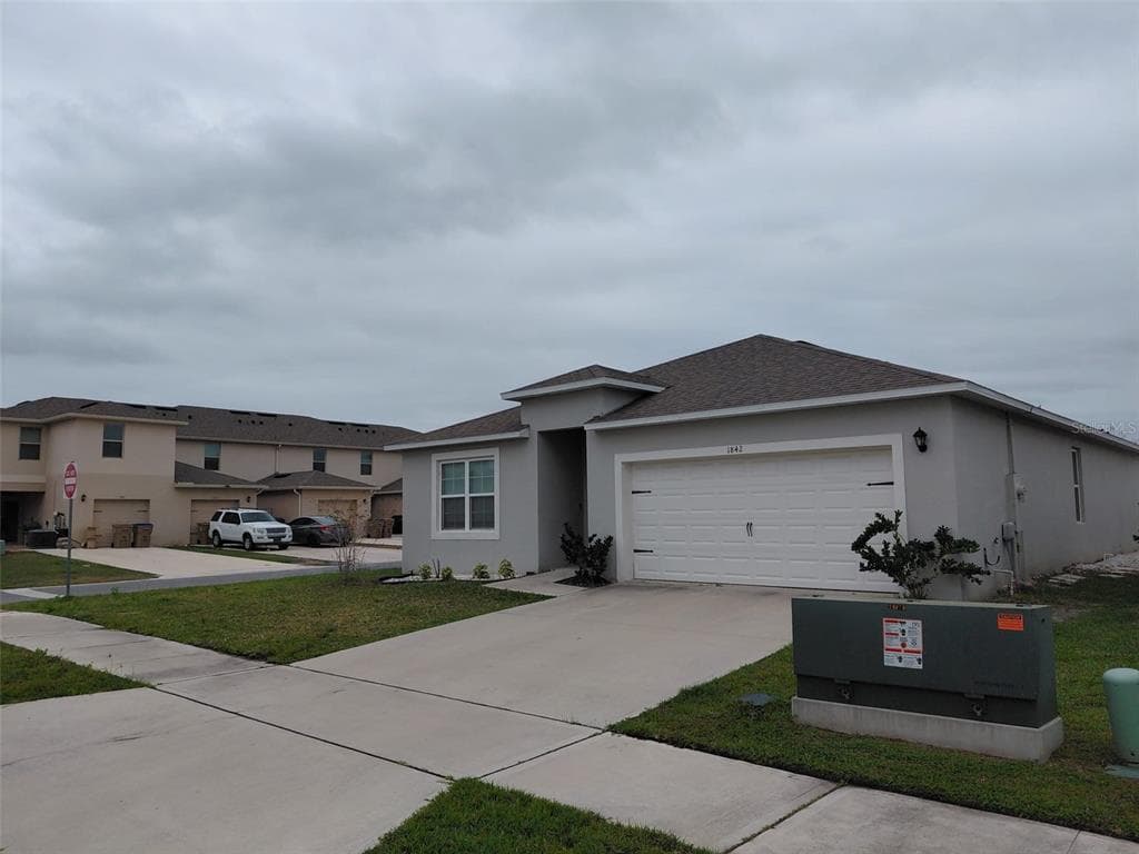 1842 EGRET MEADOWS AVENUE KISSIMMEE, FL 34744