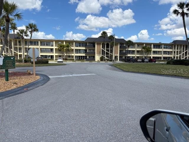 4700 COVE CIRCLE UNIT 203 ST PETERSBURG, FL 33708
