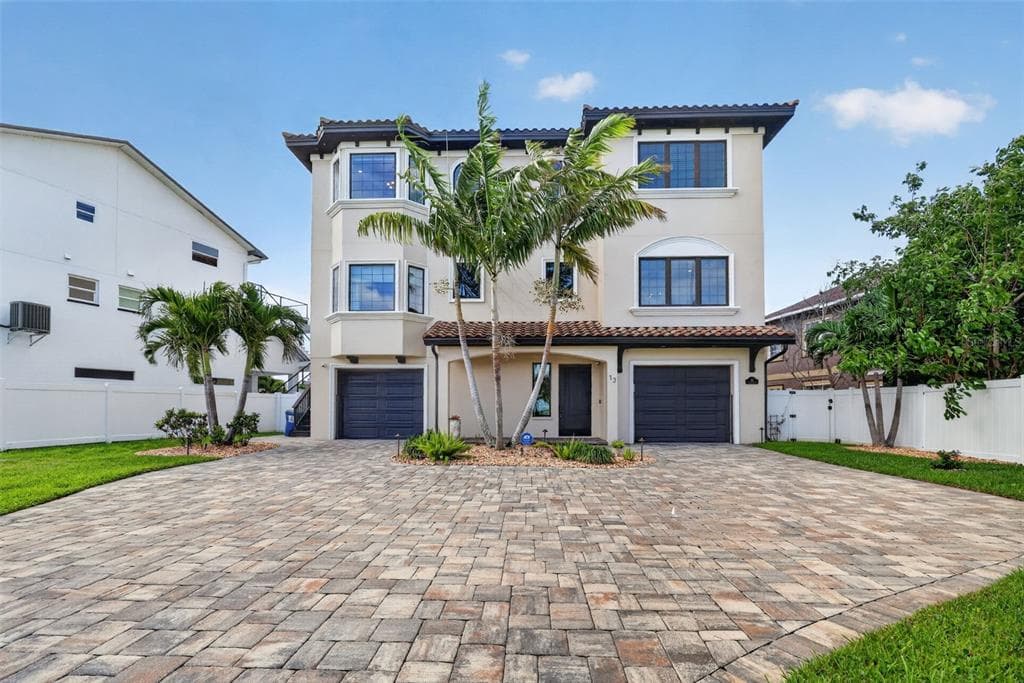 13 TREASURE LN TREASURE ISLAND, FL 33706