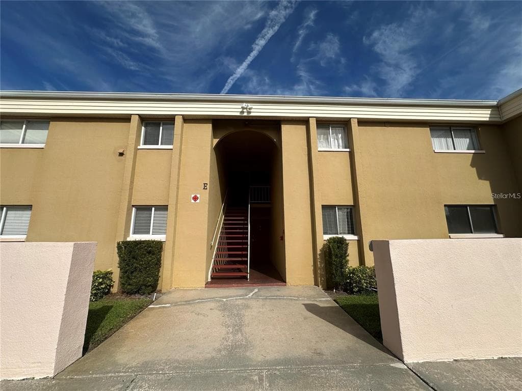 1000 LAKE OF THE WOODS BOULEVARD UNIT 201E CASSELBERRY, FL 32730